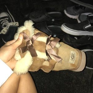 Ugg Bailey bows!